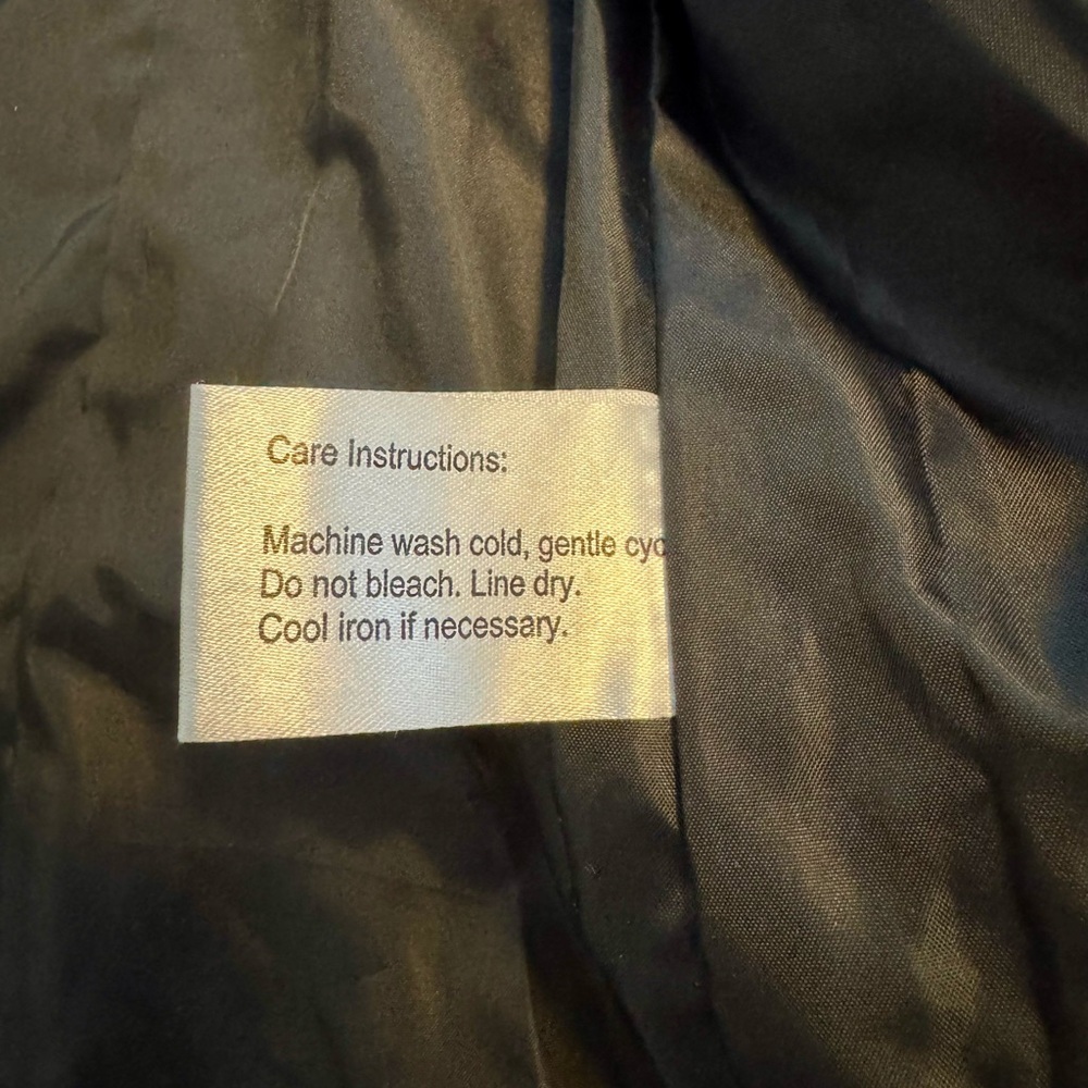 Black Quilted Women's Gallery Jacket Coat Size Medium - Picture 7 of 11